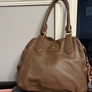 Elegant Brown Marc Jacobs Leather Handbag